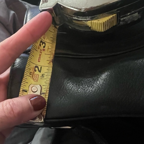 Coach-black leather bag. - Picture 7 of 8